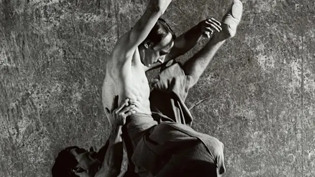 Марк під час танцю