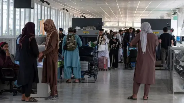 Suasana di bandara di Kabul