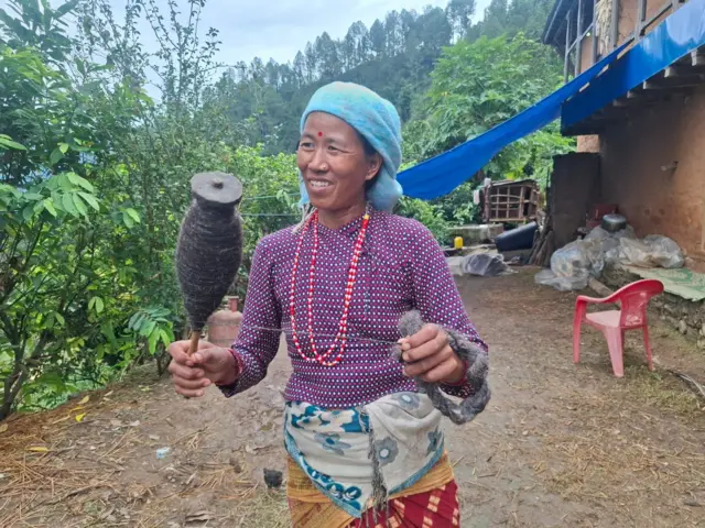 कर्णालीकी एक मतदाता 