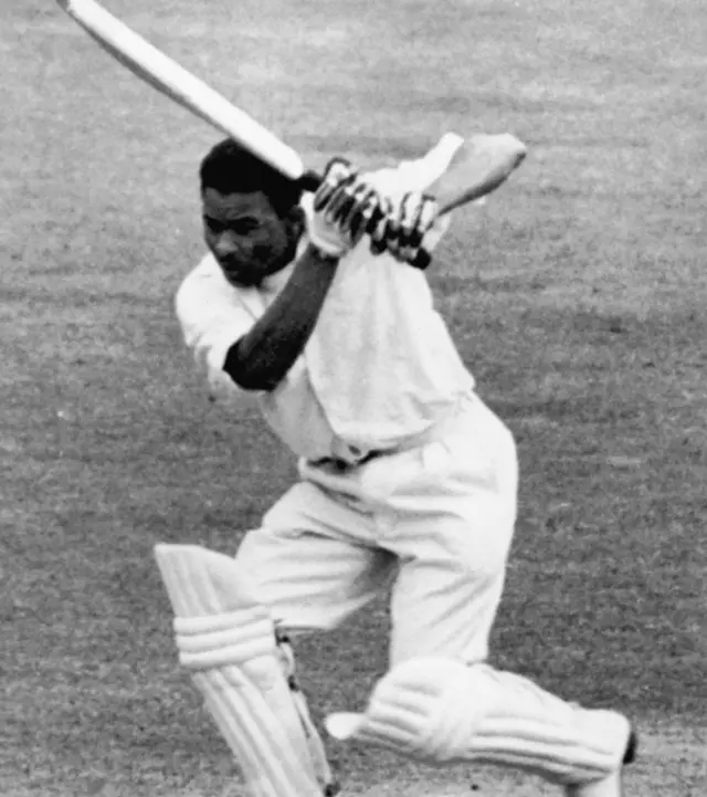 వెస్టిండీస్ క్రికెటర్లకు జరిగిన కారు ప్రమాదం