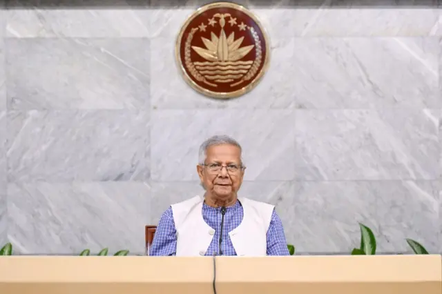 Uxlayotgan gozal porno video