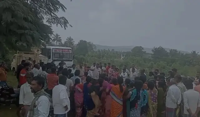 மயானத்துக்கு கம்பி வேலி போட்ட வக்ஃப்: 'அரசு நிலம்' எனக் கொதிக்கும் மக்கள் - தாளவாடியில் என்ன பிரச்னை?