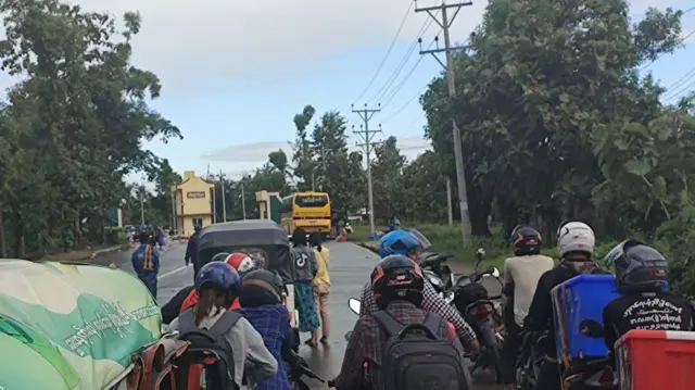 ကျောင်းသား ၁ သောင်း ၁ ထောင်ဟာ စစ်တွေ တက္ကသိုလ်ကနေ သက်ဆိုင်ရာနေရပ်အသီးသီးကို ပြန်ဖို့စီစဉ်