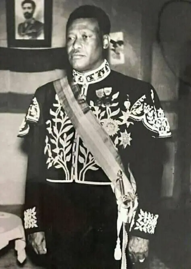 Suuraa Dajjaazmaach Garasuu Dhukii Injifannoo waraanaa booda uffata kabajaatiin.