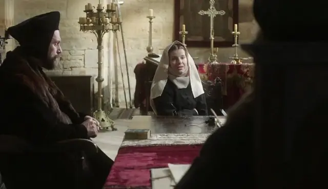 Dans l'adaptation par la BBC du roman *Wolf Hall* d'Hilary Mantel, le personnage de Barton était incarné par Aimee-Ffion Edwards