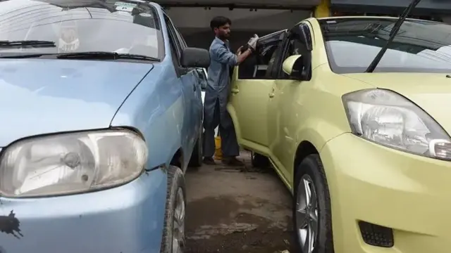 پاکستان، گاڑیاں