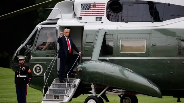 На борту Marine One: Дональд Трамп залишає Білий дім і вирушає до Лондона