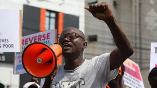 Onye na-eme ngaghariiwe