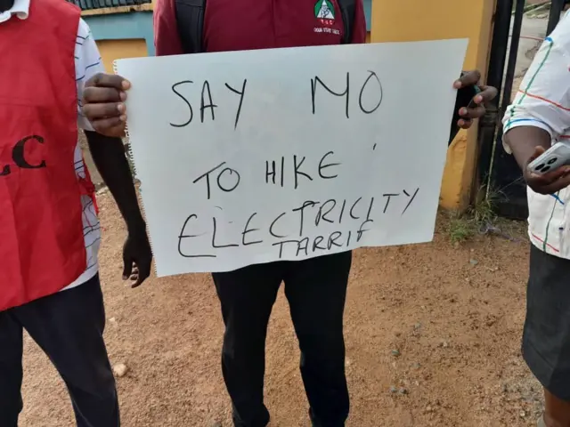 NLC members for Ogun state carry waka enta street to protest increase for price of electricity 