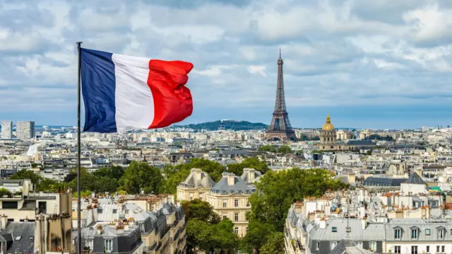 এর আগেও ফ্রান্সের অভ্যন্তরীণ বিষয় নিয়ে মন্তব্য করেছিলেন চার্লস কুশনার