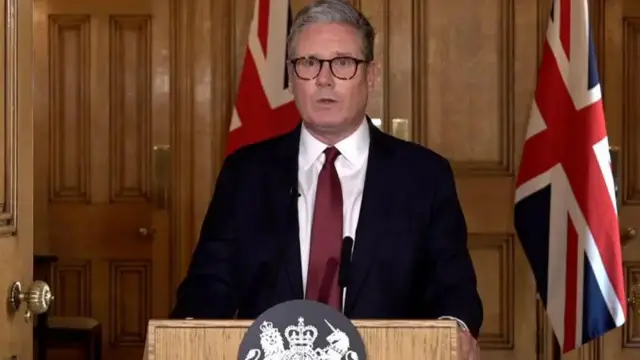 Премьер-министрлик кызматка жаңыдан киришкен Кир Стармер үчүн бул окуялар сыноо болуп калды