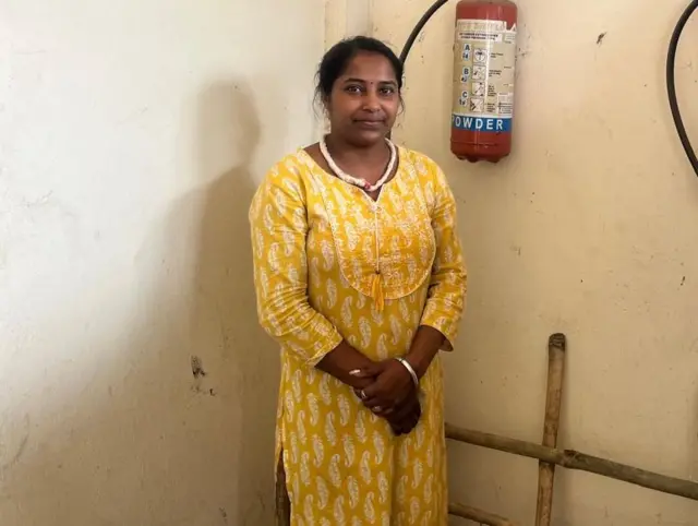 মিজ দাস জানিয়েছেন কোনো মতেই নিজের পেশা বদলাতে রাজি নন তিনি