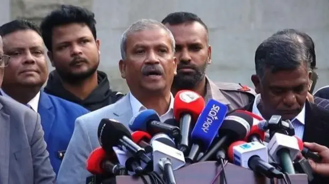 బంగ్లాదేశ్, ఆసిఫ్ నజ్రుల్