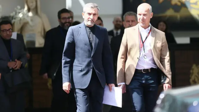 محمد باقری کنی در روز جمعه به هتل محل برگزاری مذاکرات رفت