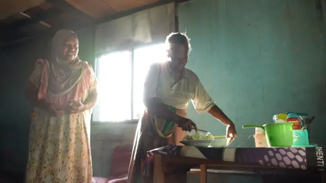 Satu tungku tiga batu