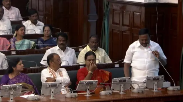 அதிமுக பிளவுபடுகிறதா? எடப்பாடி பழனிசாமி முன்னுள்ள வாய்ப்புகள் என்ன?