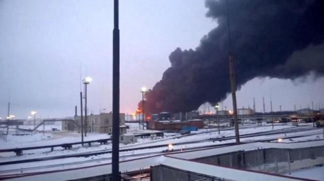 Пожар на нефтезаводе в Рязани после атаки украинского дрона