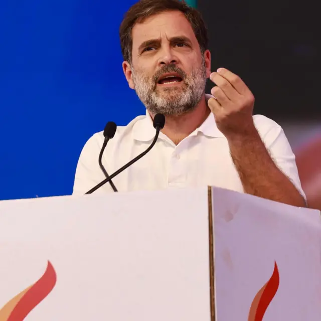 कांग्रेस की नागपुर रैली को संबोधित करते राहुल गांधी