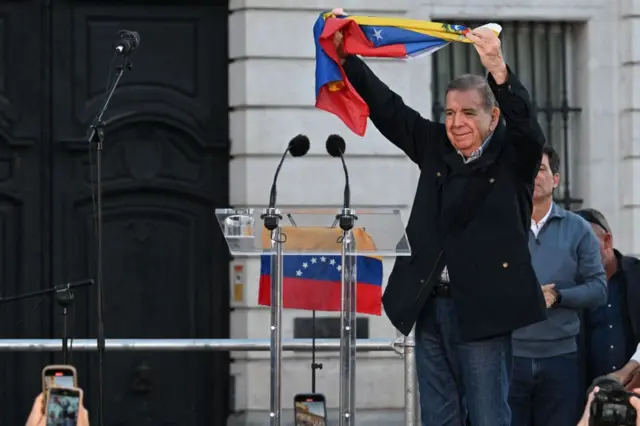 González en un acto reciente durante su exilio en Madrid