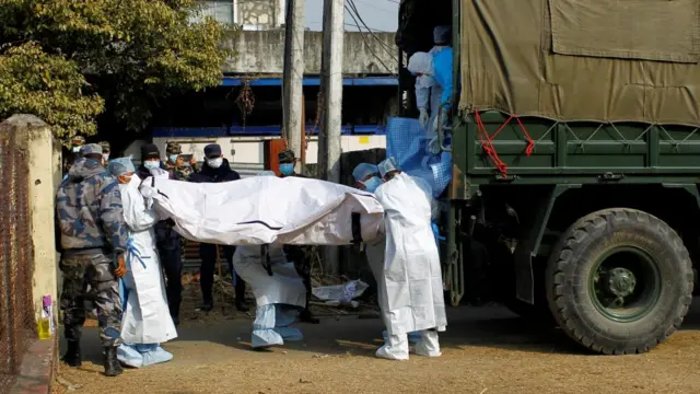 यती एअरलाइन्स विमान दुर्घटनामा परेर मृत्यु भएका व्यक्तिको शव