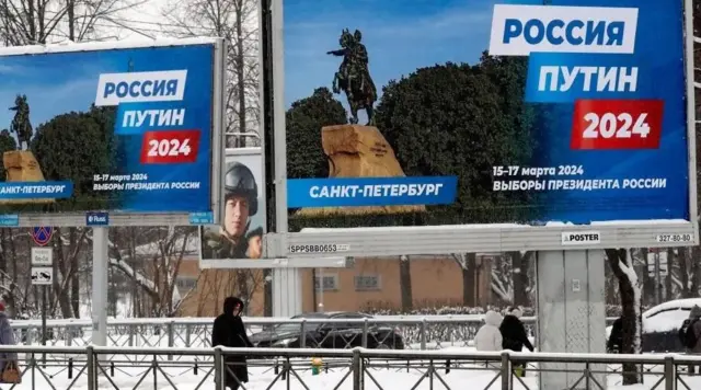 ولادیمیر پوتن کو مزید چھ سال کے لیے صدر مقرر کیا گیا ہے اور یوکرین کے ساتھ ان کی جنگ کے دوران معافی مانگنے کی ویڈیوز عام ہو چکی ہیں