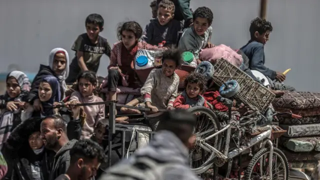 اسرائیل از نزدیک به ۱۰۰ هزار فلسطینی خواسته مناطقی در رفح را فورا ترک کنند