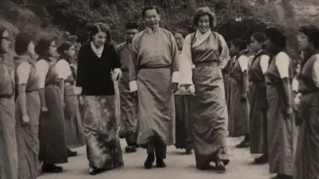 చోగ్యాల్, హోప్ కుక్