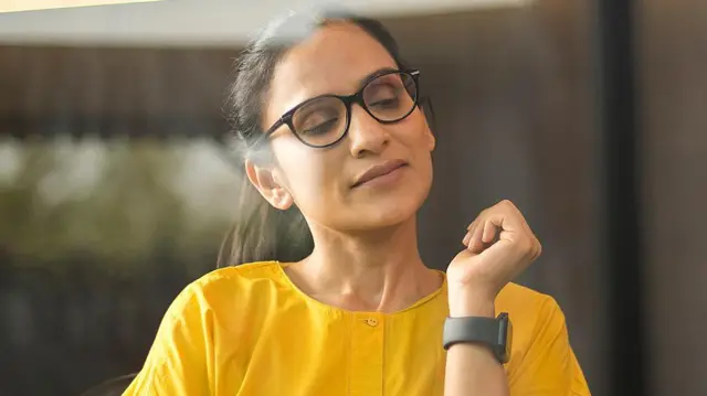 जागते हुए गहरी कल्पनाओं में लंबे समय तक खो जाना और उससे बाहर न निकल पाना डिसऑर्डर की स्थिति हो सकती है. (प्रतीकात्मक तस्वीर)