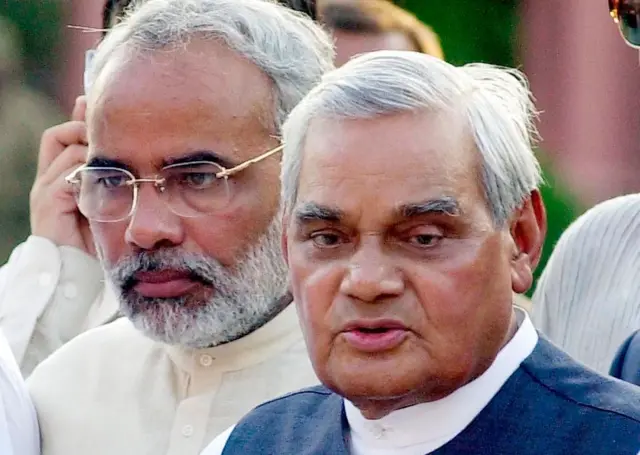 નરેન્દ્ર મોદી, ગુજરાત, અટલ બિહારી વાજપેયી, ગુજરાતનું રાજકારણ, રાજકારણ, બીબીસી ગુજરાતી