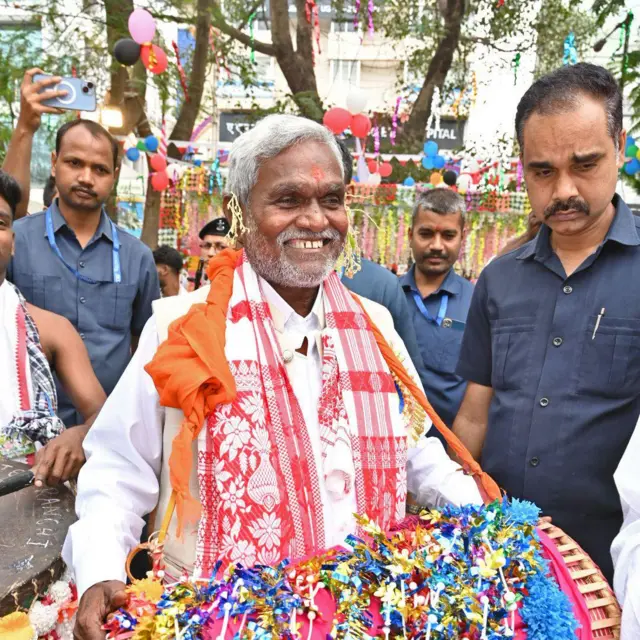 बीजेपी चंपई के ज़रिए आदिवासियों में पकड़ मज़बूत करना चाहती है