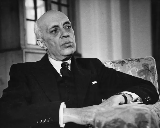 જવાહરલાલ નહેરૂ