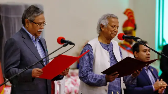 অন্তর্বর্তীকালীন সরকারের প্রধান উপদেষ্টা হিসেবে মুহাম্মদ ইউনূসের শপথ গ্রহণের দিন