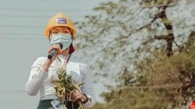 ဆရာမဒေါ်သက်ဆုလှိုင်
