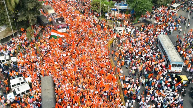 काही माध्यमांच्या बातम्यांनुसार जवळपास अशा 50 हिंदू मोर्चे राज्यात आयोजित केले गेले.