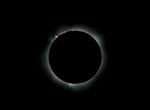 As imagens de eclipse raro observado em partes da Ásia e da