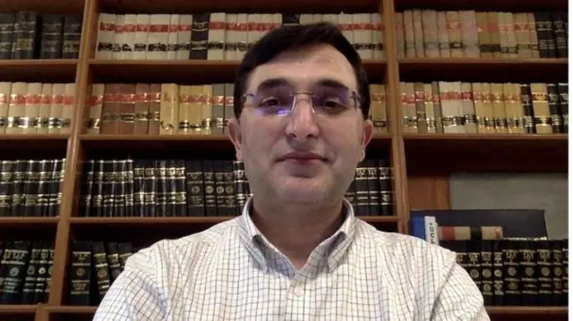 ګوهر علي خان د خیبر پښتونخوا د بونیر سیمې اوسېدونکی دی.