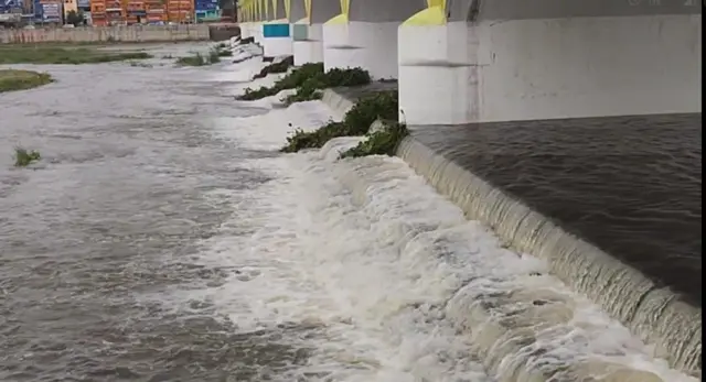 தமிழகத்தில் கொட்டித் தீர்க்கும் மழை