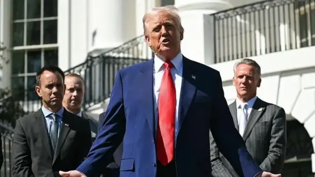 امریکی صدر نے موبائل فون اور کچھ الیکٹرانک آلات کو چھوٹ دی ہے