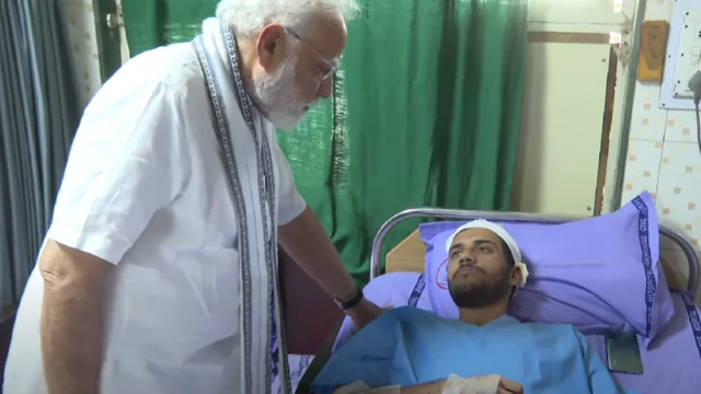 ਹਸਪਤਾਲ 'ਚ ਜ਼ਖਮੀਆਂ ਨਾਲ ਗੱਲਬਾਤ ਕਰਦੇ ਪੀਐਮ ਮੋਦੀ