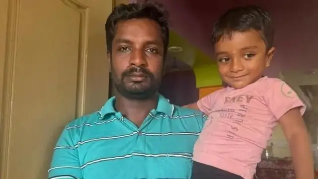 شیو موروگن اپنے پانچ سالہ بیٹے کے ساتھ