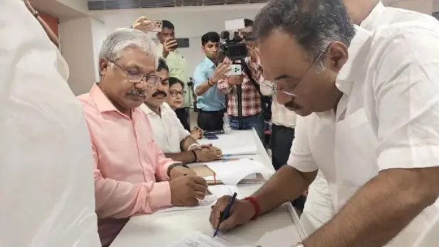 शमीक भट्टाचार्य