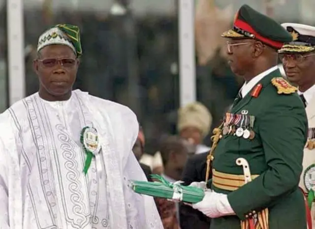 Obasanjo n gba akoso ijọba lọwọ Ọgagun Abdusalam