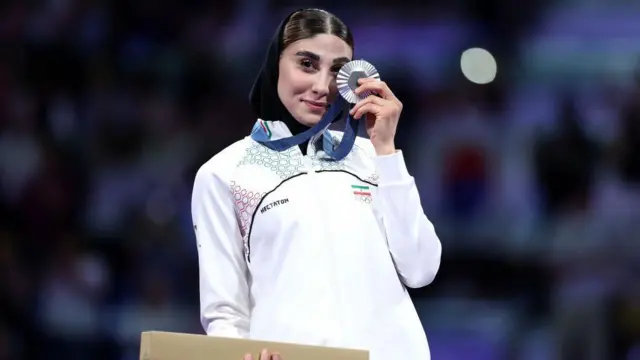 ناهید کیانی با کسب مدال نقره در المپیک پاریس پرافتخارترین ورزشکار زن ایران در تاریخ المپیک شد