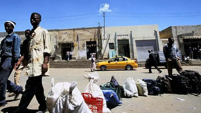 ኣብ ሪጋ ዝጽበዩ