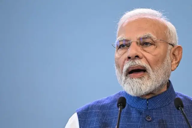 மெக்காலே, மோதி, பிரிட்டிஷ் ஆட்சி, இந்தியா, ஆங்கில வழிக் கல்வி