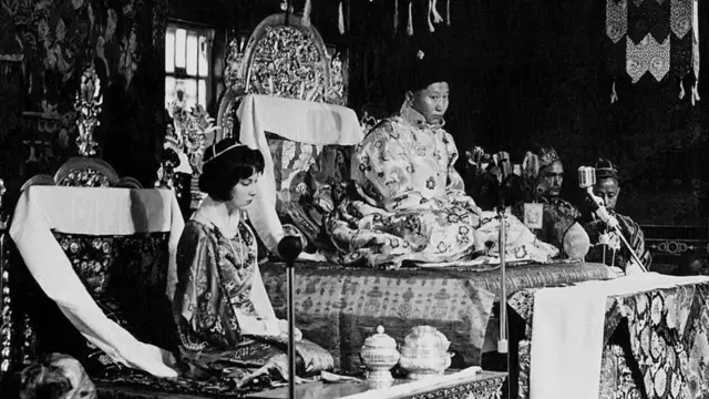 చోగ్యాల్, హోప్ కుక్