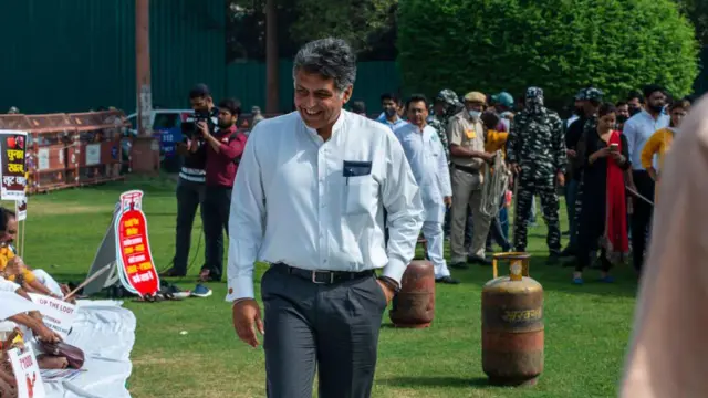 காங்கிரஸ் தலைவர் மணீஷ் திவாரி 