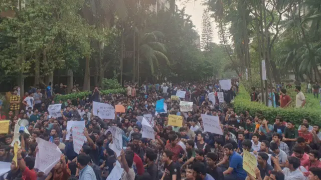 রাজনৈতিক কার্যক্রম বন্ধসহ ছয় দফা দাবিতে আবারো উত্তপ্ত বুয়েট ক্যাম্পাস