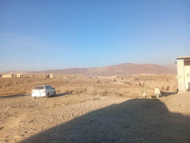 برمل ولسوالي د سویلي وزیرستان له واڼه او رزمک سیمو سره نژدې پرته ده. 