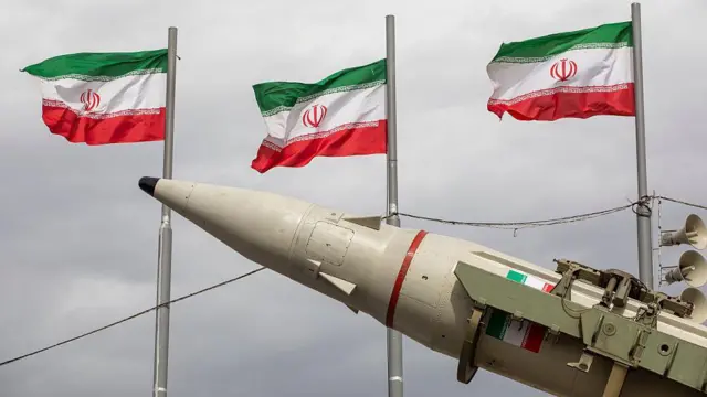 ईरानी सरकारी मीडिया में देश की मिसाइल क्षमता के बारे में प्रसारण हो रहा है (सांकेतिक तस्वीर)